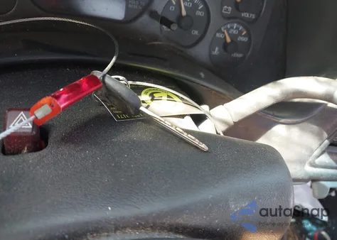 2002 Chevrolet Silverado 1500 z USA, uszkodzony, nr VIN 1GCEK14V32E229595